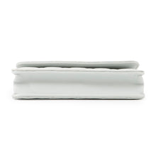 将图像加载到图库查看器中，CHANEL Matelasse phone case Light Blue Lambskin
