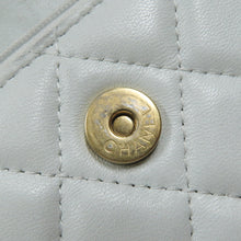 将图像加载到图库查看器中，CHANEL Matelasse phone case Light Blue Lambskin

