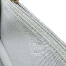 将图像加载到图库查看器中，CHANEL Matelasse phone case Light Blue Lambskin

