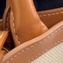 将图像加载到图库查看器中，CELINE Vertical hippopotamus Natural/Tan192082 Canvas Leather Size Small

