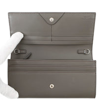 将图像加载到图库查看器中，FENDI Bugs Eye Robot Chain Wallet Gray8M0365 Leather
