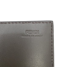 将图像加载到图库查看器中，FENDI Bugs Eye Robot Chain Wallet Gray8M0365 Leather
