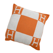 Load image into Gallery viewer, HERMES Avalon Cushion Ecru / Potiron Orange Wool 90% Cashmere10% Size GM
