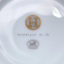将图像加载到图库查看器中，HERMES Mosaique24 Teacup &amp; Saucer Set of 2 White/Gold Porcelain
