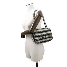 Load image into Gallery viewer, CHANEL Matelasse WChainShoulder Bag White/Black Tweed Leather Size 25
