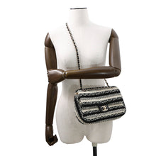 Load image into Gallery viewer, CHANEL Matelasse WChainShoulder Bag White/Black Tweed Leather Size 25
