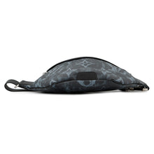Load image into Gallery viewer, LOUIS VUITTON Discovery・Bumbag NM NoirM57276 Monogram / pastel
