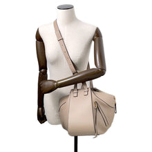 将图像加载到图库查看器中，LOEWE hammock Beige387.30.S35 Calf Leather Size Small

