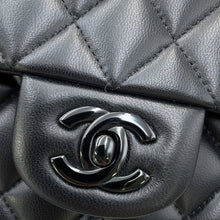Load image into Gallery viewer, CHANEL Matelasse W Flap ChainShoulder Bag BlackA01112 Lambskin Size 25
