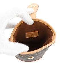 将图像加载到图库查看器中，LOUIS VUITTON Fold Me Pouch BrownM80874 Monogram
