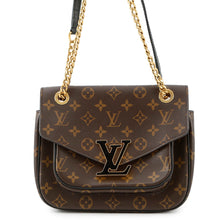 将图像加载到图库查看器中，LOUIS VUITTON Passy RedM45592 Monogram
