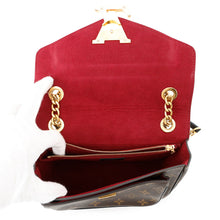 将图像加载到图库查看器中，LOUIS VUITTON Passy RedM45592 Monogram
