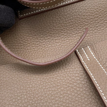 Load image into Gallery viewer, HERMES Halzan Etoupe Taurillon Clemence Size 25
