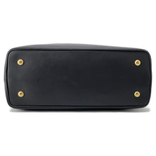 Load image into Gallery viewer, LOUIS VUITTON Capucines Souple BlackM24607 SmoothTaurillon Leather Size GM
