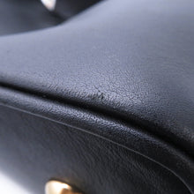 Load image into Gallery viewer, LOUIS VUITTON Capucines Souple BlackM24607 SmoothTaurillon Leather Size GM
