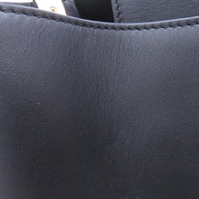 Load image into Gallery viewer, LOUIS VUITTON Capucines Souple BlackM24607 SmoothTaurillon Leather Size GM
