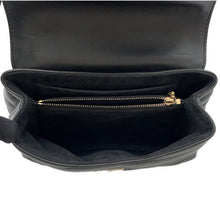 将图像加载到图库查看器中，LOUIS VUITTON Hold Me NoirM21720 Leather
