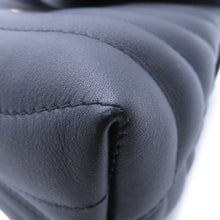 将图像加载到图库查看器中，LOUIS VUITTON Hold Me NoirM21720 Leather
