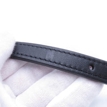 将图像加载到图库查看器中，LOUIS VUITTON Hold Me NoirM21720 Leather
