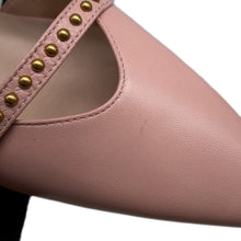 Load image into Gallery viewer, GUCCI Bamboo Heel Pumps Pink Leather Faux Pearl Size 34 1/2
