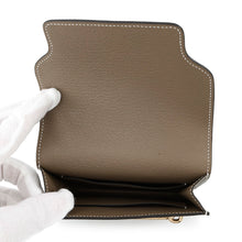 将图像加载到图库查看器中，HERMES Roulis Roulis Slim Etoupe Chevre Myzore Goatskin
