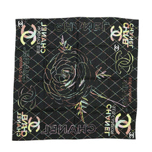 将图像加载到图库查看器中，CHANEL Reversible CC Logo/CHANEL Logo/Camellia Large Scarf Size Approximately35.4&quot; Black/Navy/Multicolor Silk100%

