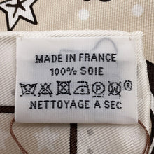 将图像加载到图库查看器中，HERMES Silk Bandana &quot;Rodeo de Fruits&quot; Size 55 Greige / Ebene / WhiteH044214S 04 Silk100%

