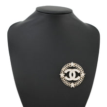 Load image into Gallery viewer, CHANEL CC Logo Round Star Brooch Champagne Gold Gold Plated Rhinestone Faux Pearl

