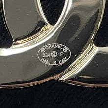 Load image into Gallery viewer, CHANEL CC Logo Round Star Brooch Champagne Gold Gold Plated Rhinestone Faux Pearl
