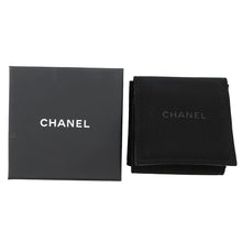 Load image into Gallery viewer, CHANEL CC Logo Round Star Brooch Champagne Gold Gold Plated Rhinestone Faux Pearl
