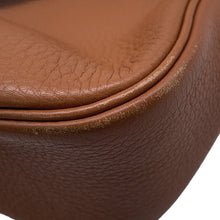 将图像加载到图库查看器中，HERMES Christine Cognac Taurillon Clemence
