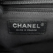 将图像加载到图库查看器中，CHANEL Boy Chanel ChainShoulder Bag BlackA92193 Caviar Leather Size 28
