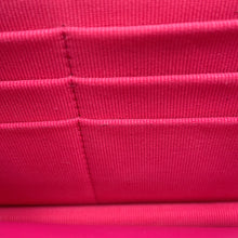 将图像加载到图库查看器中，CHANEL Boy&#39;s Chanel Chevron Chain Wallet PinkAP1117 Caviar Leather
