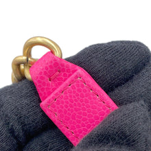 将图像加载到图库查看器中，CHANEL ★Boy&#39;s Chanel Chevron Chain Wallet PinkAP1117 Caviar Leather
