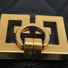将图像加载到图库查看器中，Givenchy Shoulder Bag Black Leather
