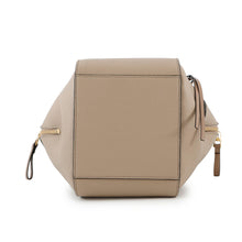 将图像加载到图库查看器中，LOEWE hammock compact BeigeA538H13X07 Leather
