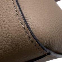 将图像加载到图库查看器中，LOEWE hammock compact BeigeA538H13X07 Leather
