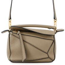 将图像加载到图库查看器中，LOEWE Puzzle Bag 2wayBag Greige Leather Size Mini
