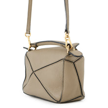 将图像加载到图库查看器中，LOEWE Puzzle Bag 2wayBag Greige Leather Size Mini

