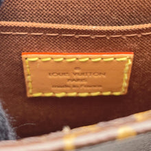 Load image into Gallery viewer, LOUIS VUITTON Petit Sac Plat BrownM69442 Monogram
