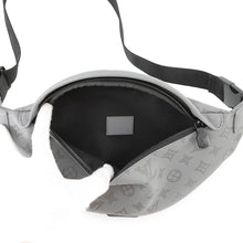 将图像加载到图库查看器中，LOUIS VUITTON Discovery・Bumbag GrayM46108 Monogram Shadow Size PM
