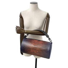 将图像加载到图库查看器中，LOUIS VUITTON Soft/Polochon Gradient Electric Sun/NoirM23093 Epi XL Calf Leather
