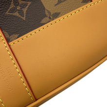 将图像加载到图库查看器中，LOUIS VUITTON Randonnee Messenger NIGOCollaboration Marron/NoirM45968 Monogram stripe
