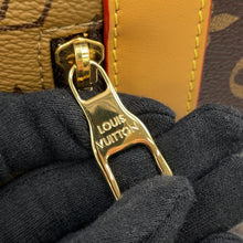 将图像加载到图库查看器中，LOUIS VUITTON Randonnee Messenger NIGOCollaboration Marron/NoirM45968 Monogram stripe
