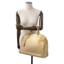 Load image into Gallery viewer, LOUIS VUITTON Alma Beige PoudreM91753 Monogram Vernis Leather Size GM
