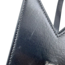 将图像加载到图库查看器中，Givenchy Cutout Phone Holder Shoulder Bag Black Leather Size Mini
