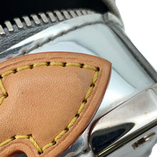 将图像加载到图库查看器中，LOUIS VUITTON Handle ・ Soft Trunk Silver/GrayM45885 Monogram・Mirror
