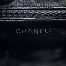 将图像加载到图库查看器中，CHANEL Matelasse Chain vanity bag Black Caviar Leather

