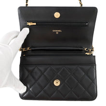 将图像加载到图库查看器中，CHANEL Matelasse Chain wallet BlackAP0250 Lambskin
