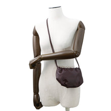 将图像加载到图库查看器中，Bottega Veneta The Valve Shoulder Bag Dark Purple Leather
